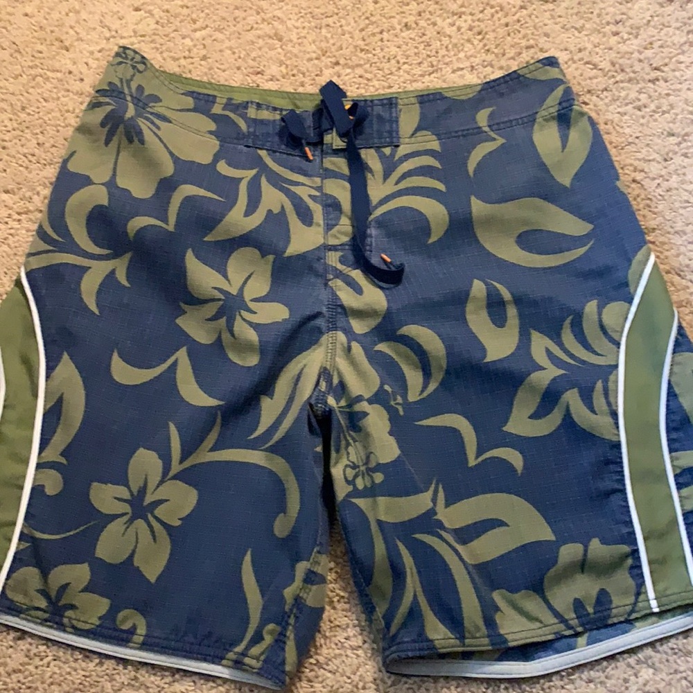 Quicksilver board shorts/bathing suit